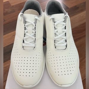 CLOUDSTEPPERS by Clark’s NWT White sneakers shoes men size 8.